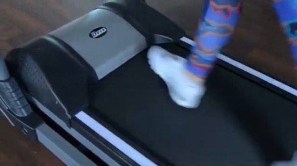 Контроль пульса и регулировка угла наклона беговой дорожки Dfit Maxima HRC.