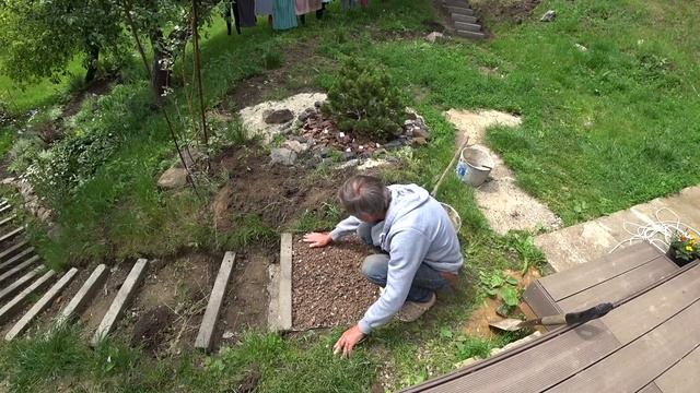 СЕМЯ ПРОРОСЛО! Газон на склоне. Первые ступени уже готовы. смотреть онлайн