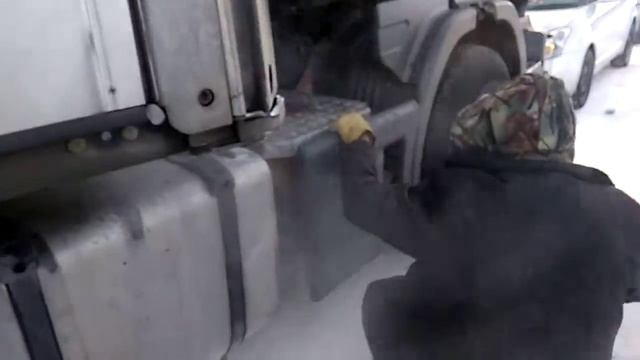 Разогрели завели Сканию Омских мужиков дальнобойщиков. Якутск -35. И 707-303 смотреть онлайн