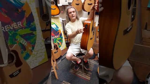 Washburn acoustic ad-5 Vs Fender acoustic pick up demo into a Blackstar 30 at Rocktownmusic.net смотреть онлайн