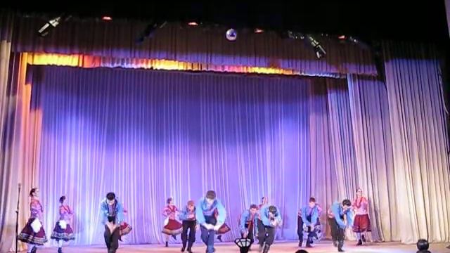 козачья пляска.AVI смотреть онлайн