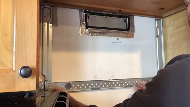 Complete Over the Range Microwave Installation including removing the old microwave. смотреть онлайн