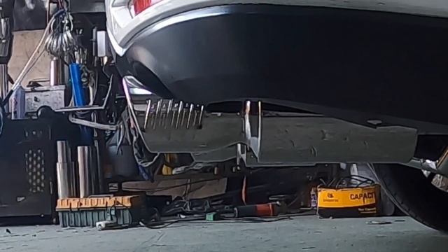 Axleback exhaust system on a Subaru Forester смотреть онлайн