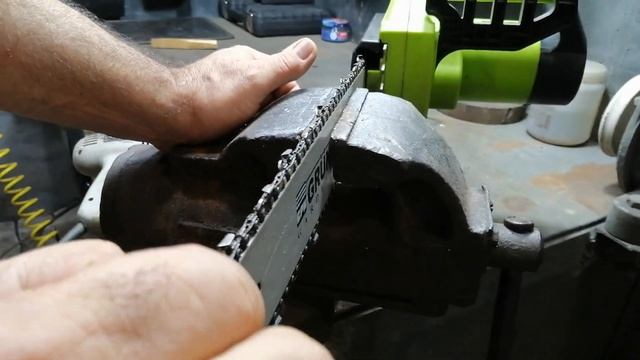 Заточка цепи. Как заточить цепь бензопилы самому за 5 минут не снимая с шины. смотреть онлайн