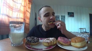 МУКБАНГАСМР ПОНЧИКИDONUTS с МОЛОКОМ СЛАДОСТИ ОБЖОР ЕДА EATINGОБЕД ДЕСЕРТ ASMRMukbang#138
