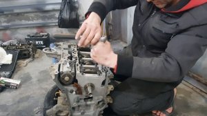Порядок зажатья коленвала Продолжение сборка двигателя форд  2