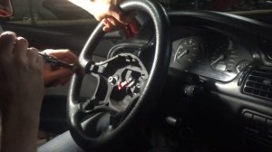 Снятие руля Peugeot 406)