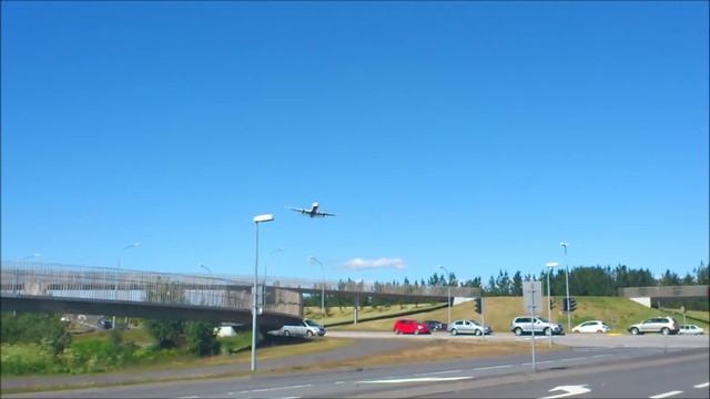 Icelandair 757 low pass @ Reykjavík Airport смотреть онлайн