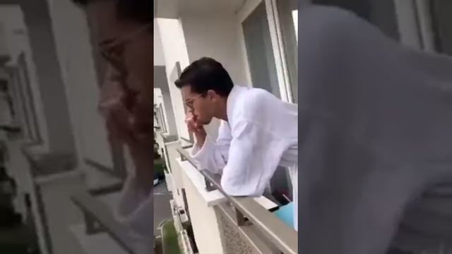 Взлом двери и самокат - спокойная жизнь смотреть онлайн