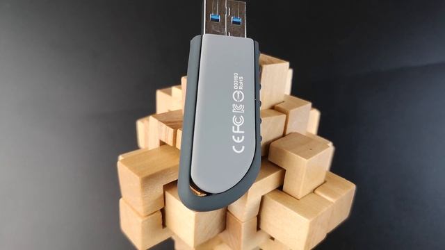 Transcend JetFlash Vault 100 - Обзор защищенной флешки смотреть онлайн