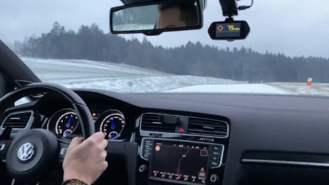 First snow 2020 GOLF R winter powerslides смотреть онлайн