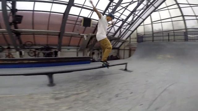 50-50 Smith Grind. Трюк на скейте. Скейтпарк Жесть смотреть онлайн