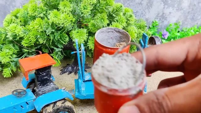 Diy tractor grapes juice machine mini science project #16 || flour mill || @KeepVilla || @MiniTheQ смотреть онлайн
