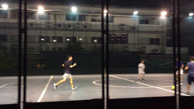 Скучный футбол, народу нету смотреть онлайн