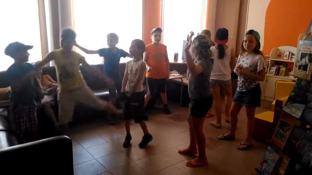 "Ура, каникулы!" - дискотека в Библиотеке в Новодрожжино смотреть онлайн