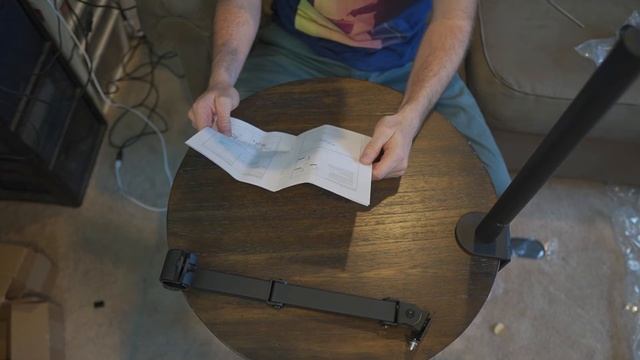 How to Install a Single Monitor Desk Mount Stand смотреть онлайн