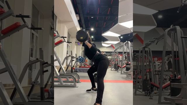 Акцент ягодицы 5ч.1н. Выпады со штангой в сторону смотреть онлайн