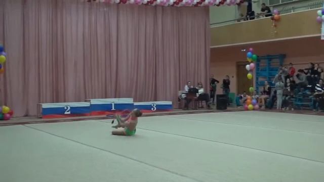 Мухачева Лилия, 1999, Ижевск Металлист, булавы, Юные грации, Ижевск, 14 12 2014 смотреть онлайн