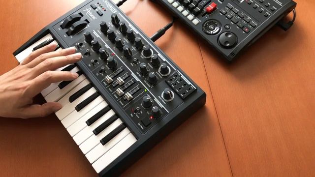 Arturia Microbrute : silver rain смотреть онлайн