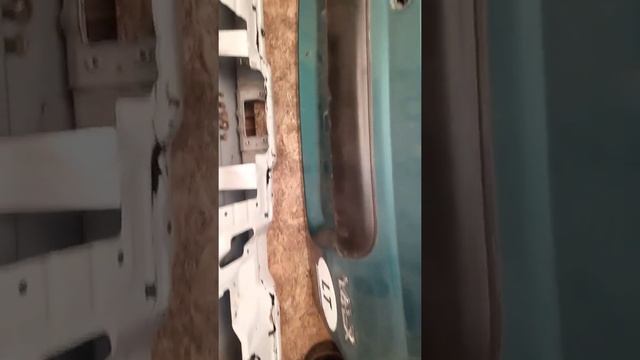 планка на крышку багажника Ниссан Санни крышка багажника Ниссан Санни смотреть онлайн