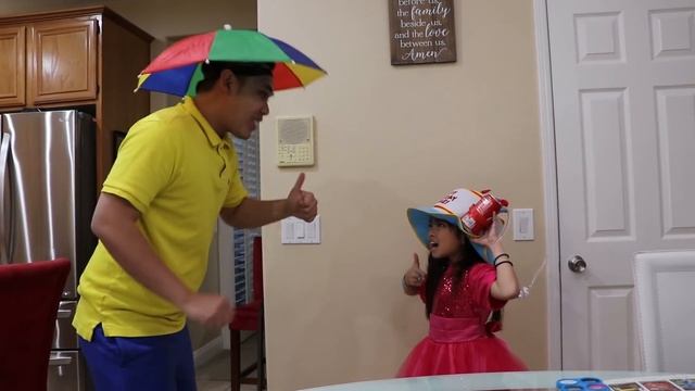 Emma & Jannie Pretend Play Funny Hats Challenge Kids Video Toys and Colors смотреть онлайн