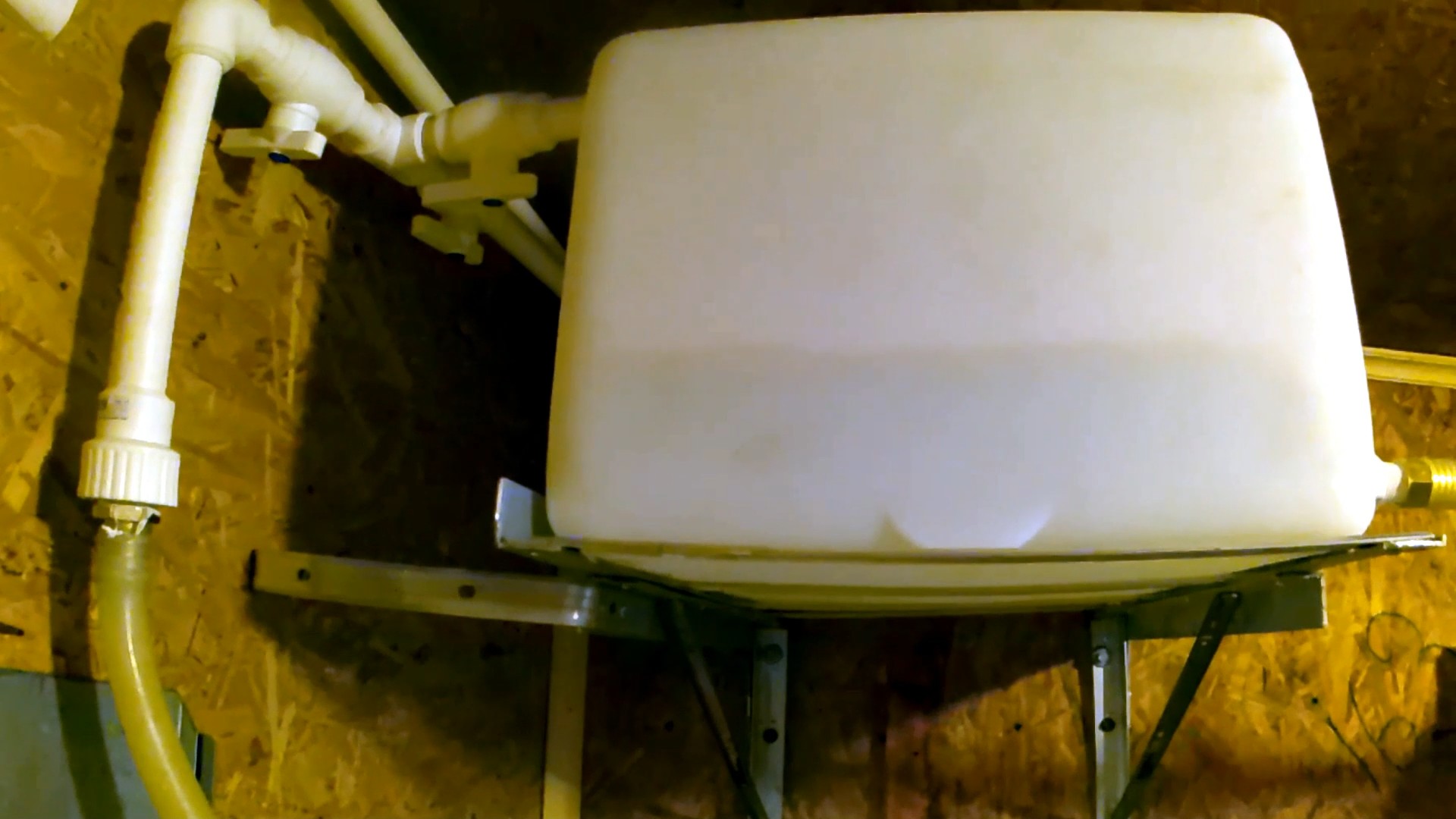 Вода у бройлеров смотреть онлайн