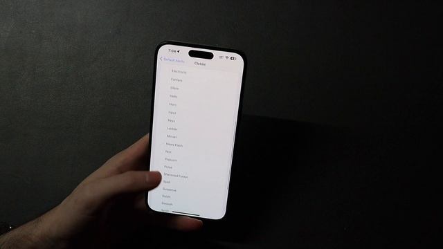 iOS 17.2 Adds This Long Awaited Feature! Custom Default Notification Sounds смотреть онлайн