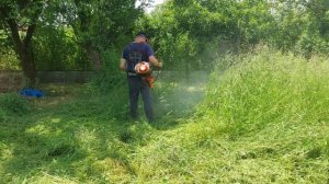 Am cosit iarba în grădina bunicii cu Husqvarna 545 rx