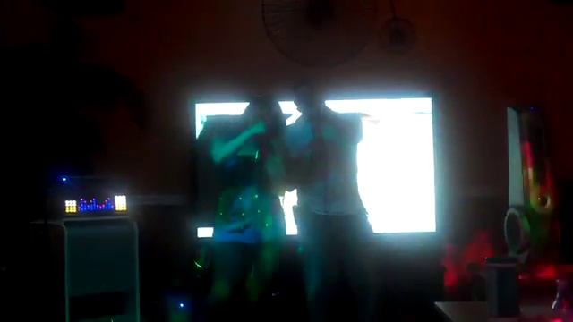 I've had time of my life- Caleb and Shelly at Q Karaoke 8.5.2010 смотреть онлайн