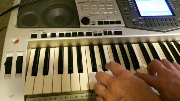 Yamaha PSR-2000 workstation keyboard: Serious realism