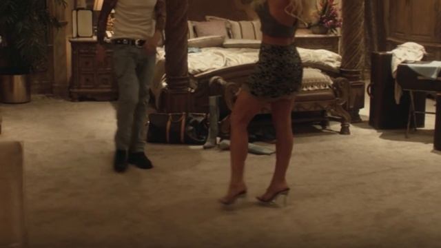 Pamela Anderson's Outfits From Pam & Tommy | Deep Dive