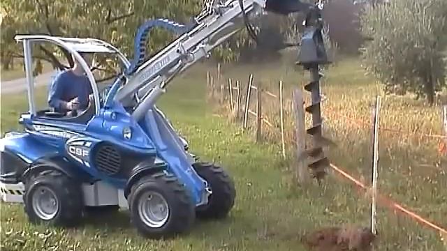 Гидравлический бур на мини погрузчик Multione смотреть онлайн