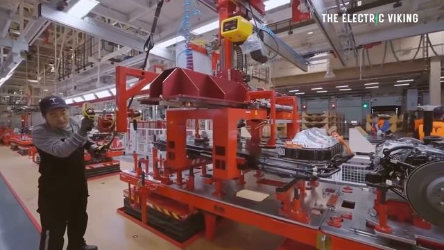 2025 Toyota bZ5x large electric SUV built in Toyota's US EV megafactory смотреть онлайн