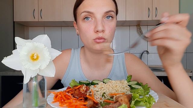 Мукбанг:// ПРИЧИНА ПЕРЕЕЗДА//Лапша роллтон?// Я СТЕРВА// EATING SHOW// NOT ASMR/ смотреть онлайн
