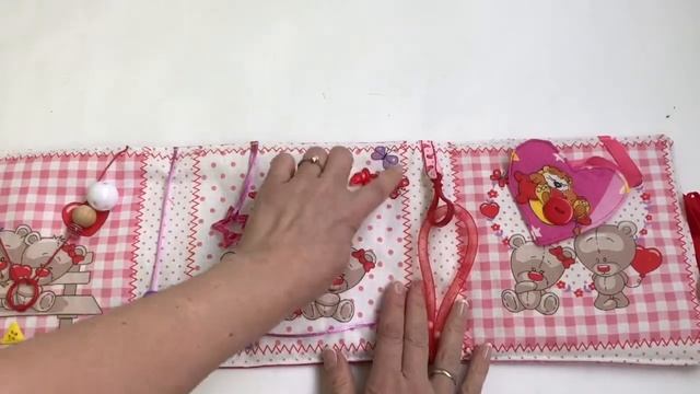 Развивающая книжка-малышка из ткани №8. Мягкая книжка-планшет. Растяжка в кроватку. #книжки смотреть онлайн