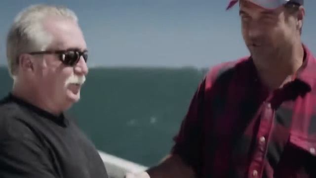 Морской буксир против грузовика, перетягивание каната смотреть онлайн