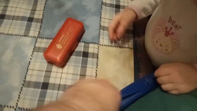 Отвлекающий маневр в процессе сушки головы 👪 Дневник начинающего отца смотреть онлайн