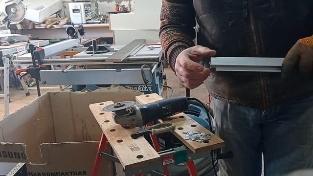 Установка профильной L-ручки смотреть онлайн