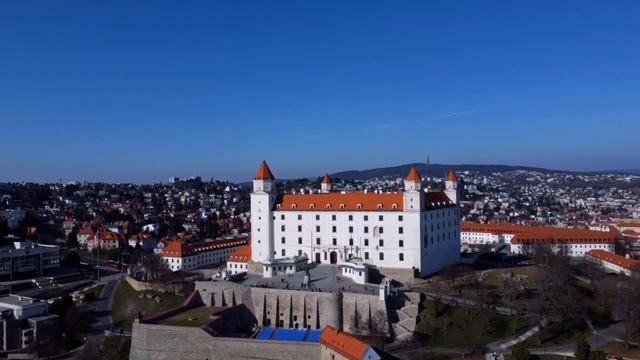Братиславсий замок и мост СНП смотреть онлайн