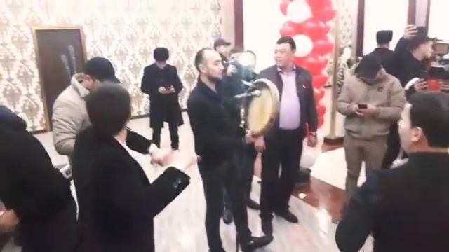 Аравон ва Озбекистон санаткорлар базмида смотреть онлайн