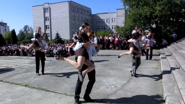 Вышгород, школа "Сузір'я" - вальс на последнем звонке 2012 смотреть онлайн