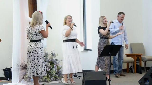Sunday Service смотреть онлайн
