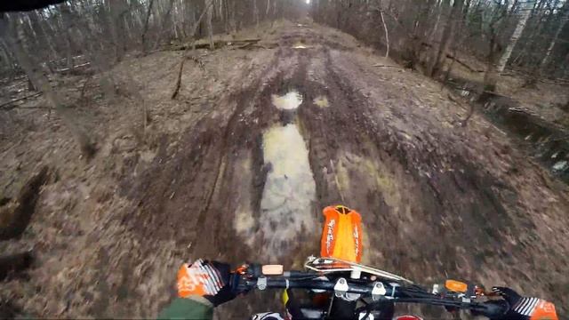 Эндуро ! Срываем весенний дёрн / Enduro ! Tearing spring turf ! смотреть онлайн