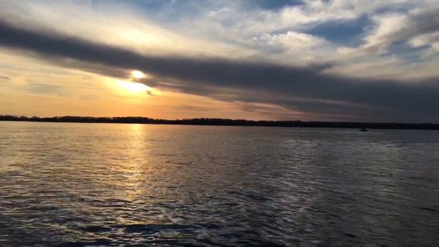 Волжские закаты. Жизнь на реке. Речные цыгане смотреть онлайн