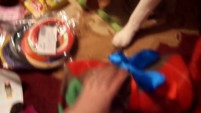 ПЕРВЫЙ НОВЫЙ ГОД БИГЛЯ БЕНТЛИ! 2019! подарки, игры, веселье! смотреть онлайн