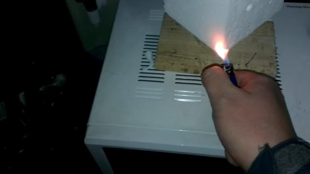 проверяем горючесть на коленке смотреть онлайн