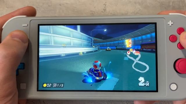 Mario Kart 8 Deluxe обзор игры на Nintendo Switch Lite. смотреть онлайн