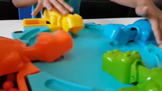 Hungry Hungry Hippo!! Hippo Flipp Hasbro Fun Family Indoor Game