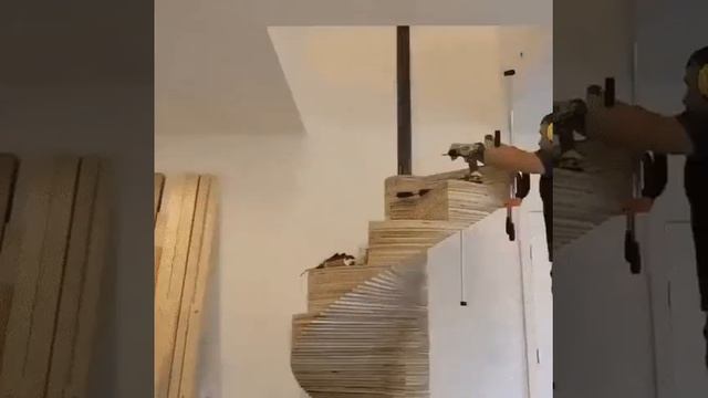 Крутая лестница! / Steep stairs! смотреть онлайн