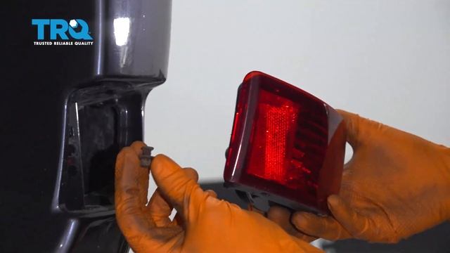 How to Replace Rear Reflector 2003-09 Toyota 4Runner смотреть онлайн